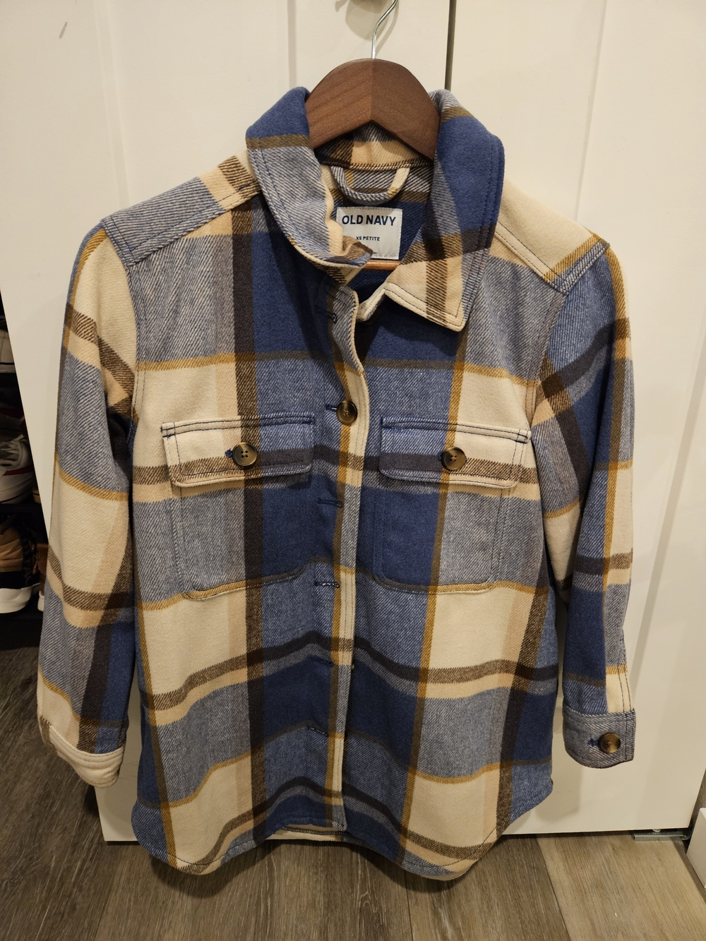 Old Navy Blue Cream & Brown Plaid Button-Up Shacket